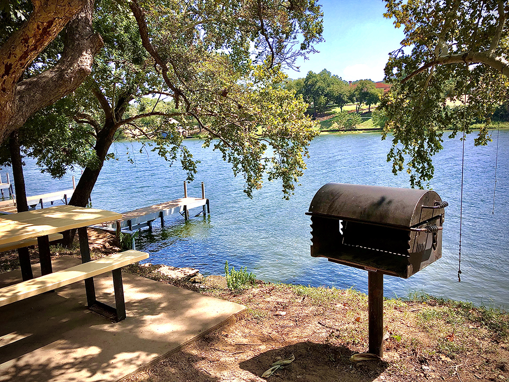 Lakeside Park have grills at several of the picnic tables. Apache Shores POA, Austin, Texas